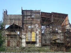 the dark side of cinecittà